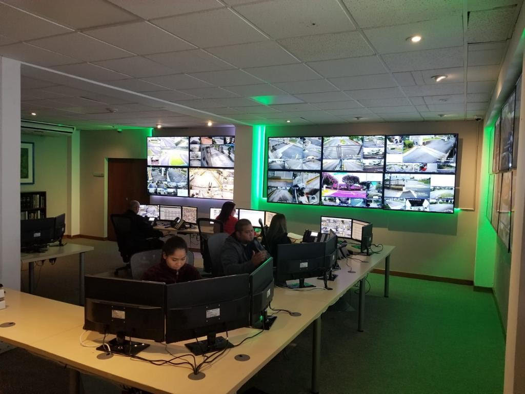 Monitoring floor
